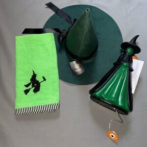 3 Pc Green Witch Halloween Blowmold Light Hat Hand Towel Decor
